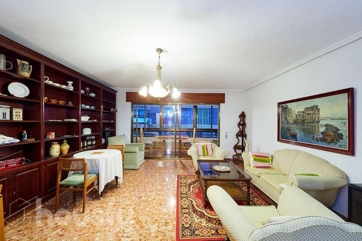 Lovely Bedroom In A Shared Apartment In The Center Of 阿利坎特 外观 照片
